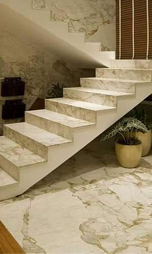 Escada de pedra de mármore